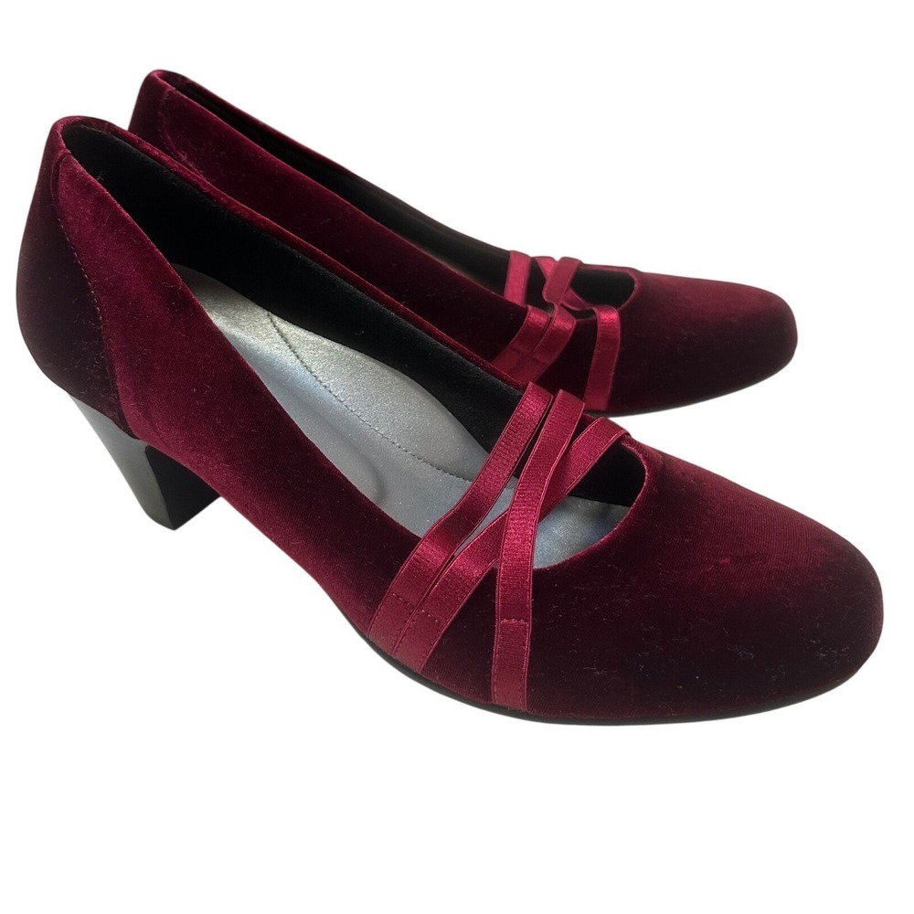 Umberto Raffini Neena Burgundy Velvet Block Heel Pumps Size 41 US 10 Holiday - Picture 2 of 9
